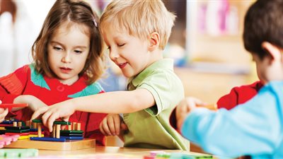 7 أنشطة مبتكرة لتسلية طفلك في نهار رمضان 2024