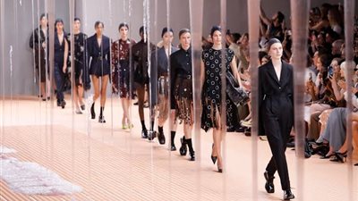 عارضات الأزياء العرب يتألقن مع أزياء ميسوني في أسبوع الموضة بميلانو (صور)