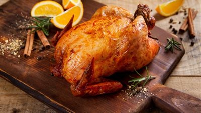 طريقة عمل الدجاج المشوي بالبرتقال على سفرة رمضان