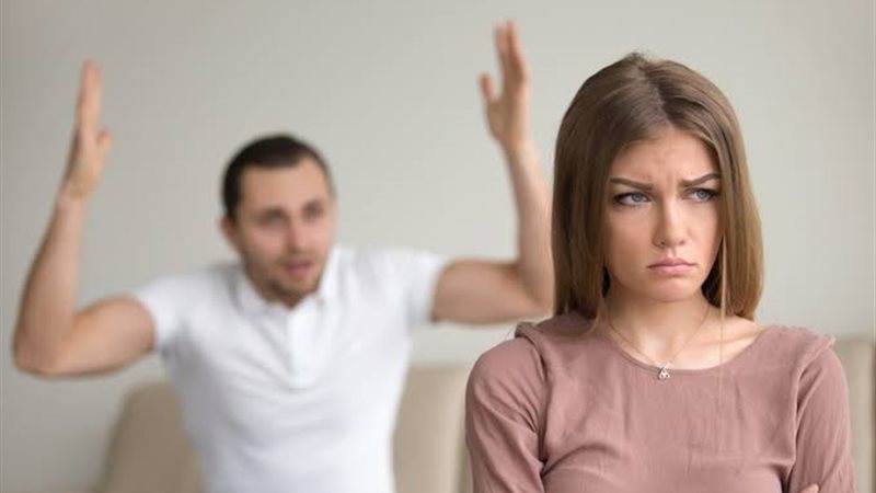 الغيرة بين المخطوبين