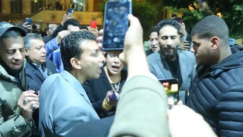 ليلى الشبح في جنازة