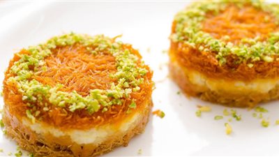 حلويات رمضان 2024| طريقة عمل الكنافة بقمر الدين