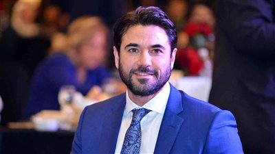 4 أخبار فنية لا تفوتك أهمها أسرار أحمد عز وأزمة مصطفى كامل 