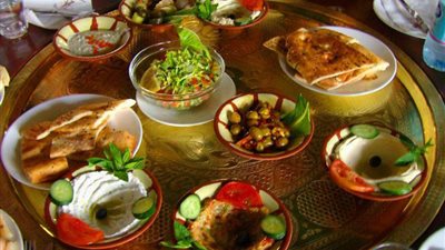 استشارى تغذية يكشف عن السحور المثالي للحماية من العطش والجوع برمضان 2024 (فيديو)