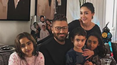 إفطار اليوم الأول من رمضان يجمع تامر حسني وبسمة بوسيل.. هل عادا؟