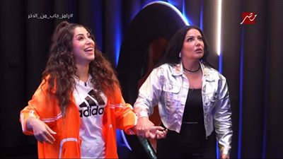 سمية الخشاب تتألق بإطلالة أنيقة مميزة في «رامز جاب من الآخر» (صور)