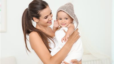 تفسير رؤية الولد الصغير في المنام للعزباء والمتزوجة