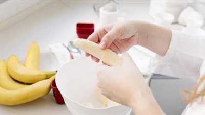 طريقة تحضير ماسك قشر الموز لبشرة خالية من التجاعيد 