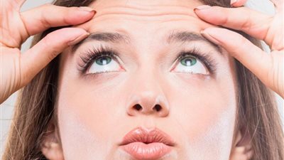 وصفات طبيعية فعالة للتخلص من تجاعيد الجبهة