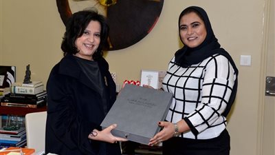 مريم الشروقي | كاتبة بحرينية برعت في العلوم الإنسانية والاجتماعية