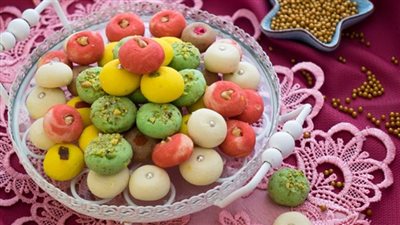 طريقة عمل الغريبة الملونة قبل عيد الفطر 2024