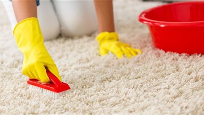 4 طرق لتنظيف السجاد دون مجهود