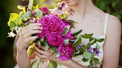 تفسير رؤية الورد في المنام «بشارة بالمناسبات السعيدة»