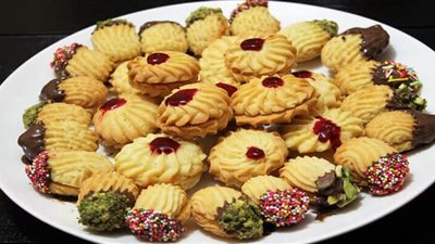 أفضل طريقة عمل البيتي فور بالمربى والمكسرات مثل المحلات 