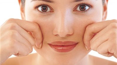 وصفات طبيعية سحرية بالحلبة والزيوت لتسمين الوجه والخدود