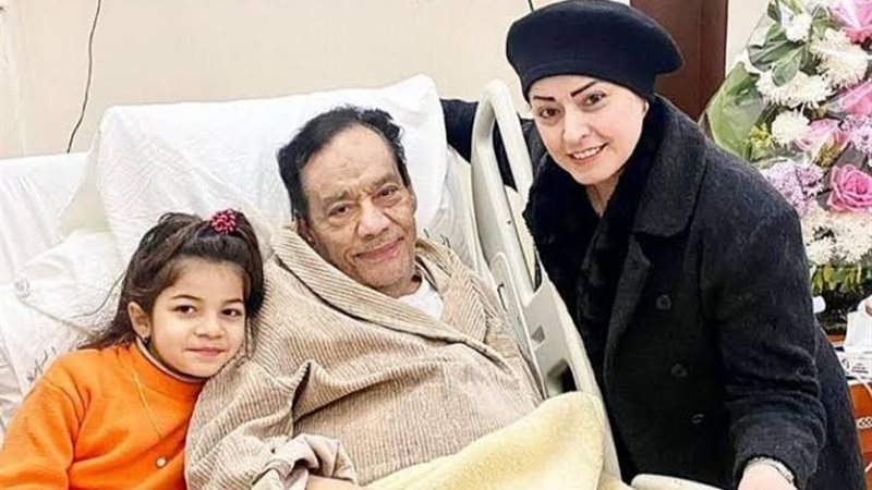 حلمي بكر وزوجته