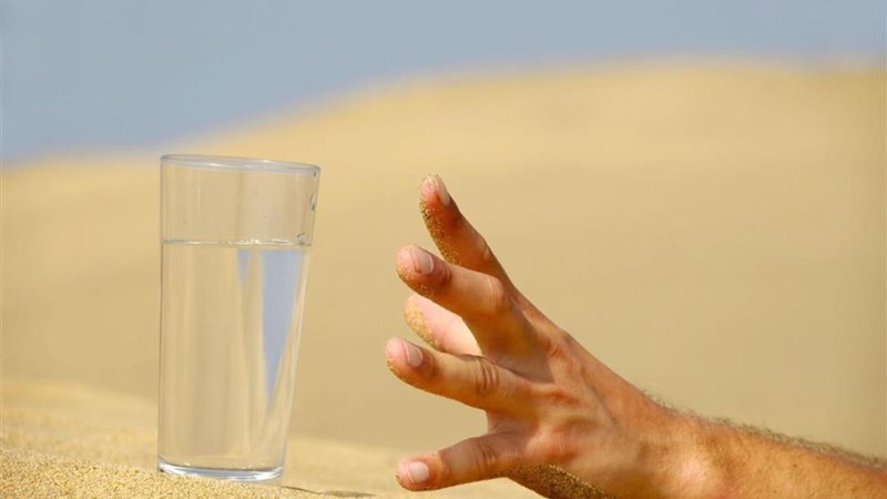 أطهمة تسبب العطش