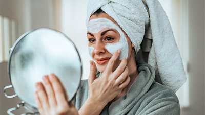 ماسكات طبيعية فعالة لشد البشرة قبل عيد الفطر 2024