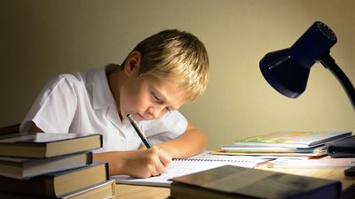 5 خطوات تسهل على أبنائك المذاكرة في رمضان (إنفوجراف)