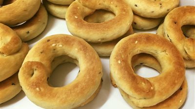 لتحضيرات العيد..طريقة إعداد الكعك الفلاحي في المنزل