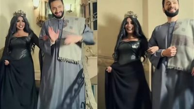 كواليس المداح أسطورة العودة.. حمادة هلال يمازح فتحي عبد الوهاب   بهذه الصورة 