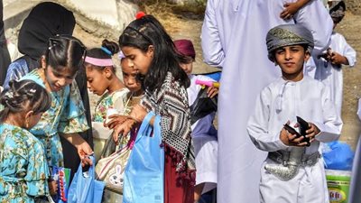 «العرسية والأهازيج الشعبية» مظاهر عيد الفطر 2024 في سلطنة عمان 