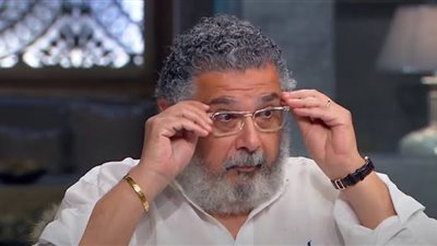 ماجد الكدواني يروي قصة حبه الأول وعمرو أديب في ذهول   