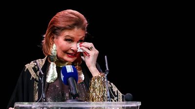 يسرا تنهار باكية في مهرجان بيروت لسينما المرأة لهذا السبب