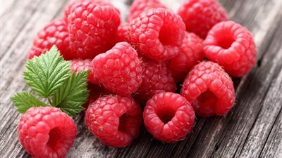 تفسير حلم أكل التوت في المنام للعزباء والمتزوجة