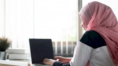 هل يجوز عمل المرأة دون إذن زوجها؟ «أمينة الفتوى تُجيب»