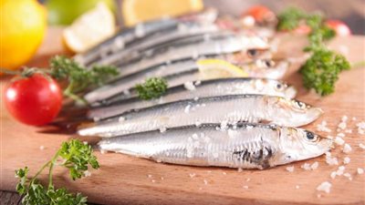 طريقة عمل السردين المملح في المنزل