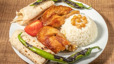 طريقة عمل الأرز بالدجاج والحمص في مطبخك