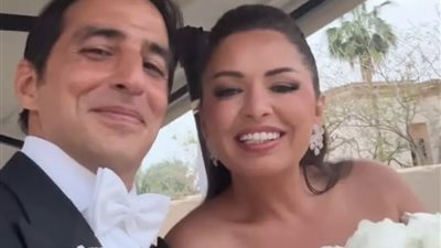 مخرجة مدرسة الروابي تحتفل بزفافها على الطريقة الغربية (فيديو)  