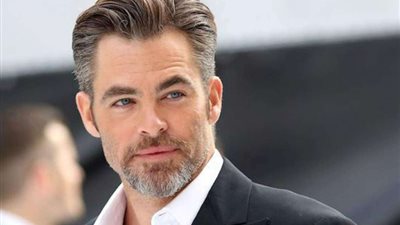 4 أسباب تجذب الفتيات للرجل ذو الشعر الأبيض