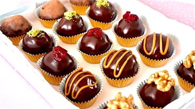 طريقة عمل كرات التمر بالشوكولاتة اللذيذة