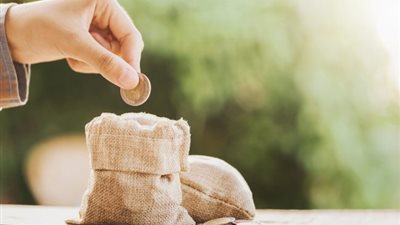 هل يجوز دفع الزكاة لشراء أدوية للمرضى الفقراء؟ «الإفتاء تُجيب»