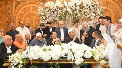 بحضور نجوم الفن | مصطفى كامل يحتفل بعقد قران ابنته 