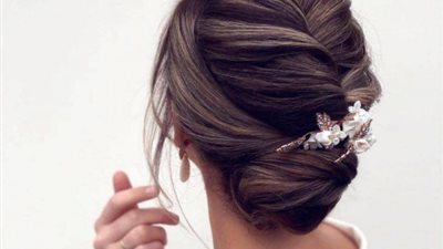 تسريحات شعر مرفوعة للمناسبات لربيع وصيف 2024 (صور)