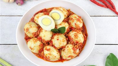 للإفطار | طريقة عمل البيض المسلوق بالطماطم