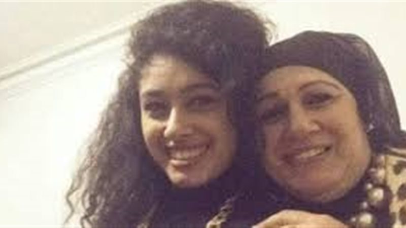 والدة الفنانة ريم