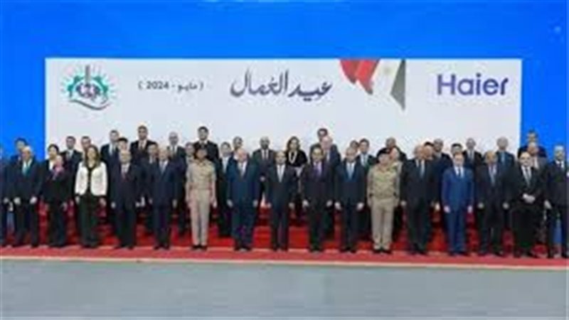تكريم عدد من الرموز