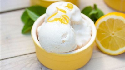 طريقة عمل الآيس كريم بالليمون بخطوات سهلة