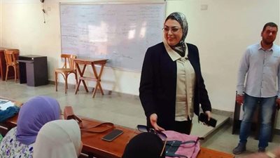 عميدة نوعية طنطا تتابع سير الامتحانات التطبيقية 