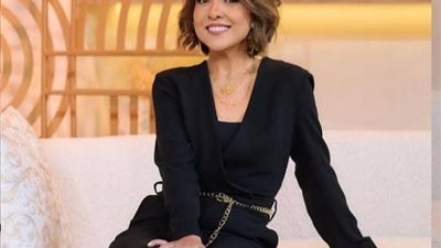 مي كساب بإطلالة جديدة بالحجاب أثناء أداء مناسك العمرة