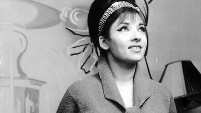 نبيلة قنديل | شاعرة مصرية اشتهرت بكتابة الأغاني الوطنية والمونولوجات