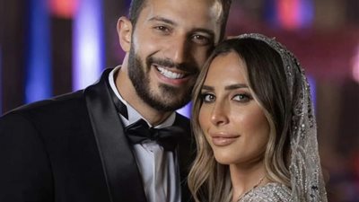 محمد الشرنوبي في مرمى النيران بعد تهنئته المثيرة في زفاف لينا الطهطاوي (فيديو)