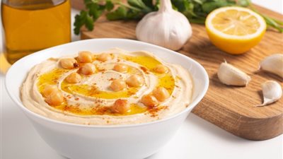 طريقة عمل فتة الحمص بزيت الزيتون