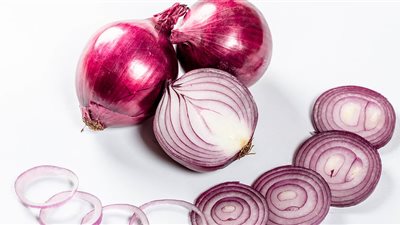 تفسير رؤية البصل في المنام لابن سيرين 