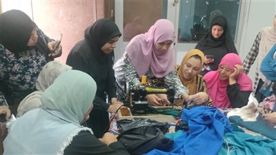 ورش حرف يدوية وتراثية في ثلاث محافظات لدعم المرأة (صور)
