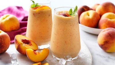 طريقة عمل سموثي الخوخ والمشمش